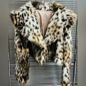 Stylish leopard 🐆 print fur NEW WITH TAGS sz Medium